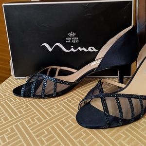 Navy heeled sandal
